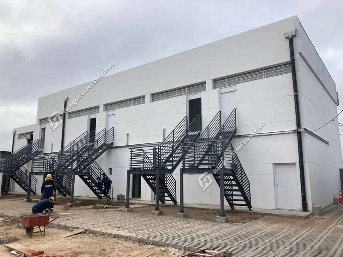 Immeuble commercial de deux étages en Uruguay