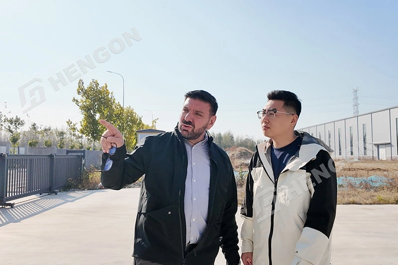Un client grec visite Hengon pour discuter du projet et d'une future coopération