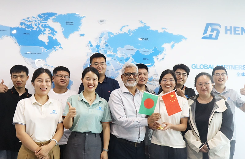 Nous invitons les clients bangladais à visiter notre usine.