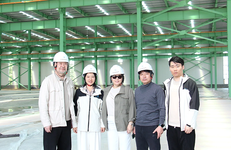 Nous invitons les clients mongols à visiter notre usine.