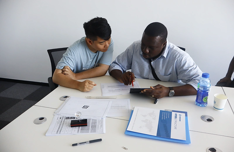 Nous invitons les clients tanzaniens à visiter notre usine.