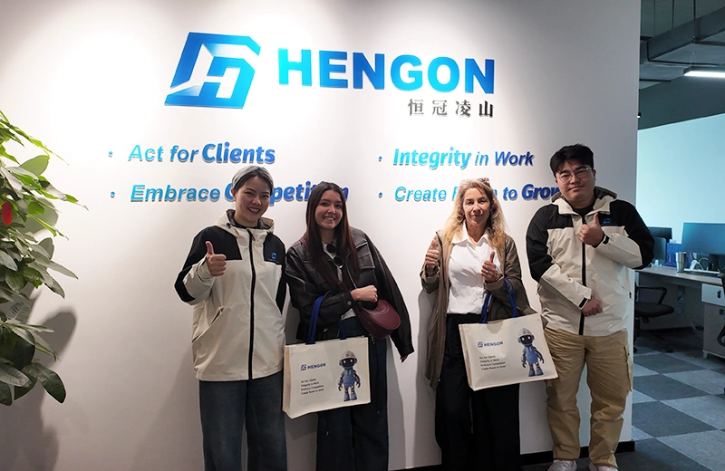 Nous invitons les clients uruguayens à visiter notre usine.