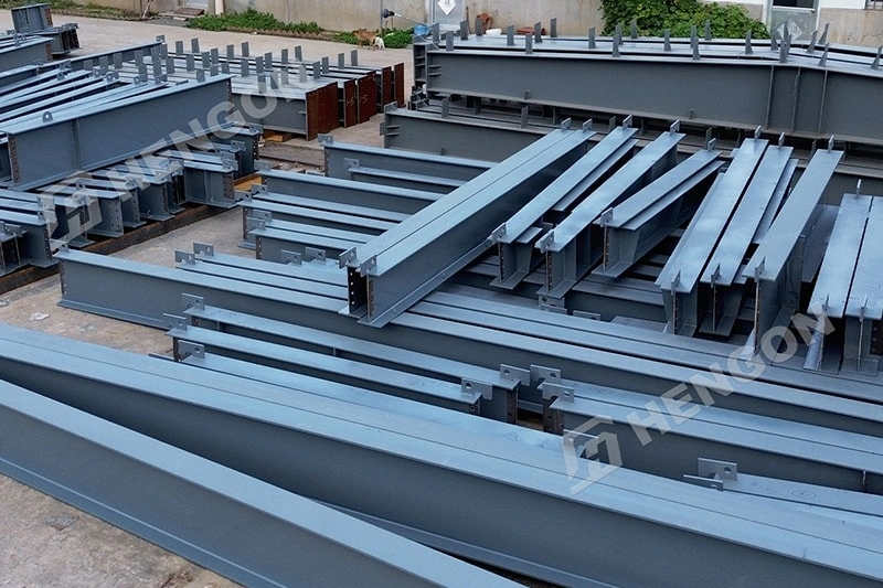 Acier de construction et acier léger : quelles différences ?
